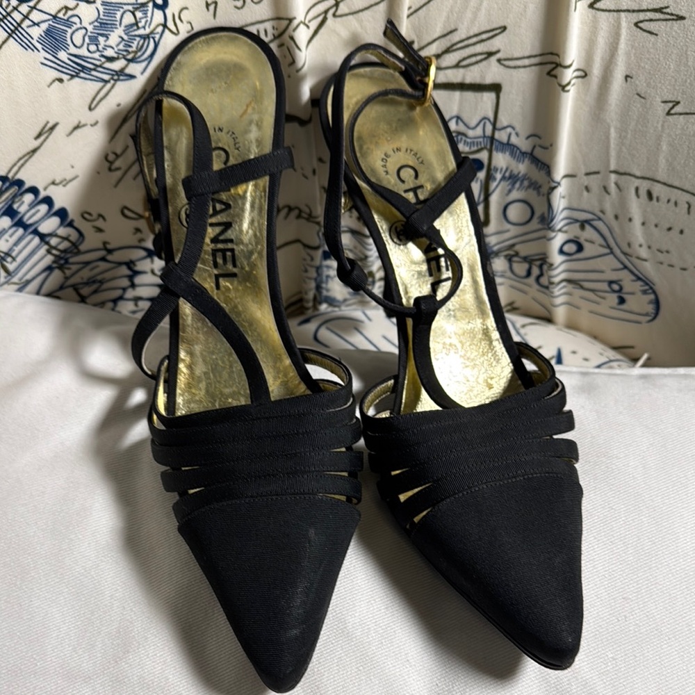 Vintage CHANEL Black Fabric Heels with Sophisticated Design 40.5